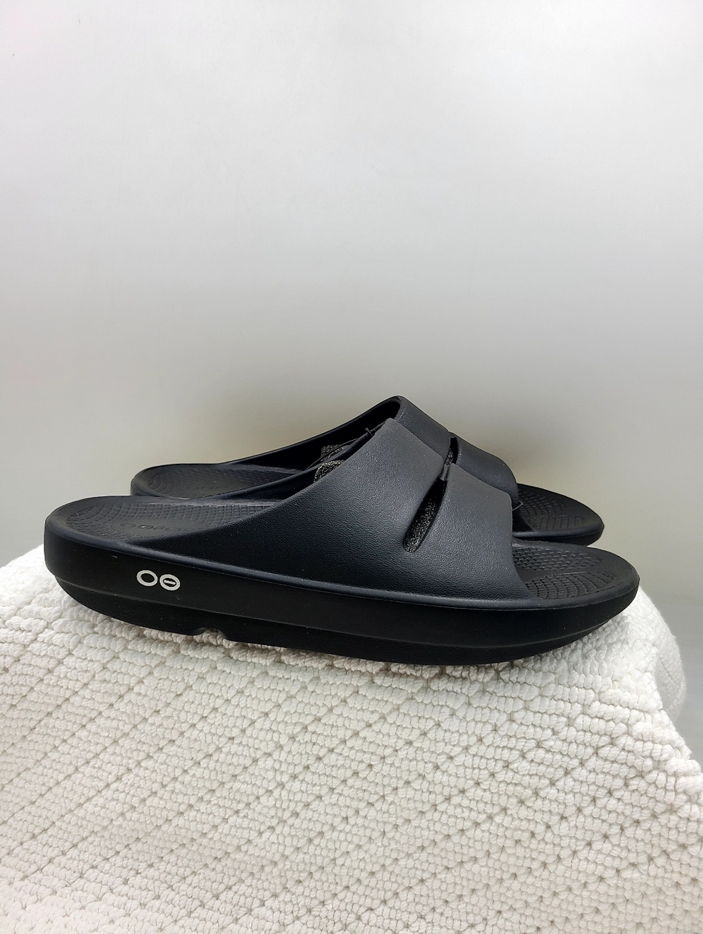 OOFOS Slide Sandal - Black Unisex